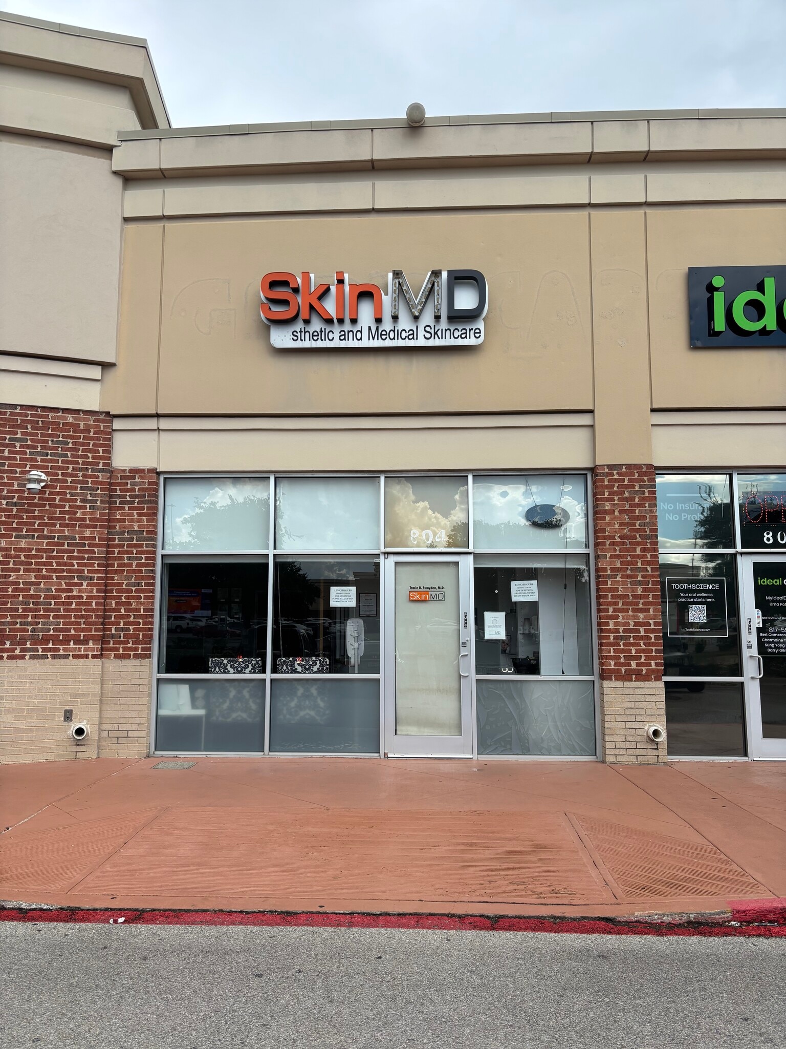 800-820 NE Mall Rd, Hurst, TX à louer Photo du bâtiment- Image 1 de 4