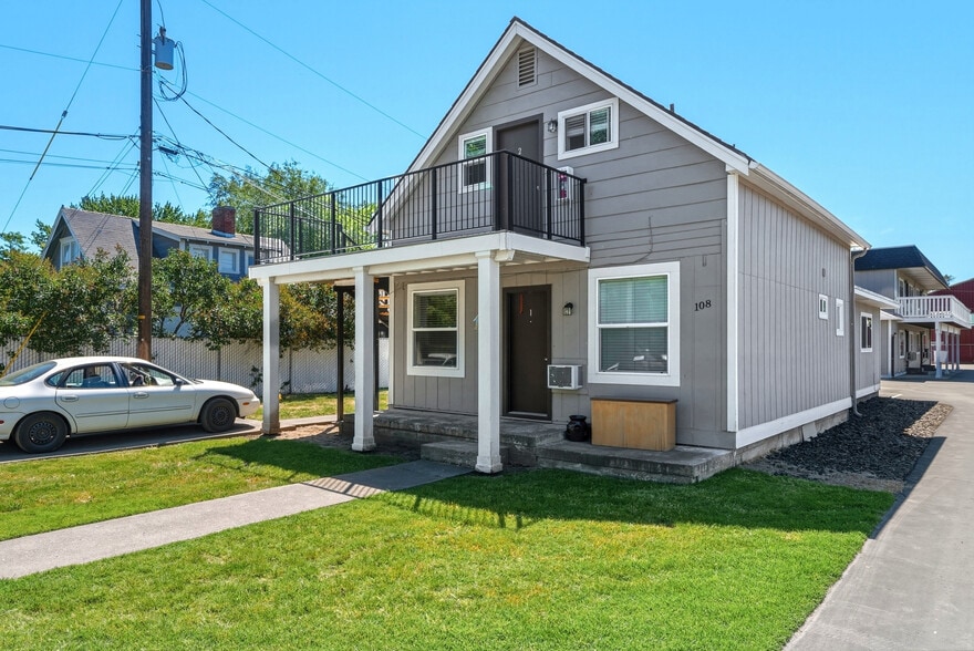 108 SE 6th St, College Place, WA à vendre - Photo du bâtiment - Image 2 de 12
