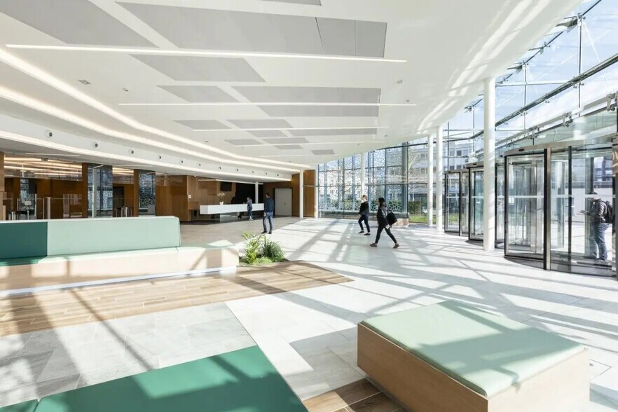 7/9 Avenue Morane Saulnier, Vélizy-Villacoublay à louer - Photo du bâtiment - Image 3 de 12