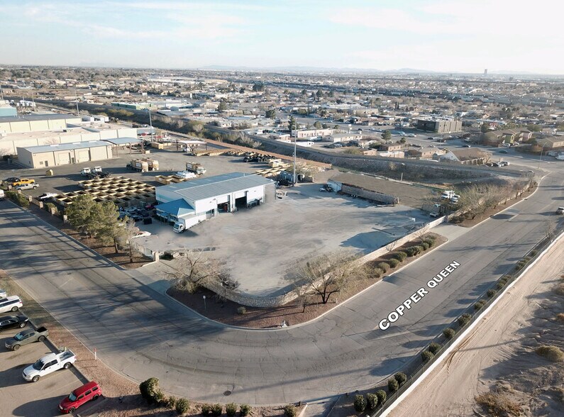 7100 Copperqueen Dr, El Paso, TX à vendre - Photo du bâtiment - Image 2 de 6