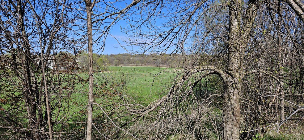 XXX Newton Avenue Southeast, Watertown, MN à vendre - Photo du bâtiment - Image 3 de 15