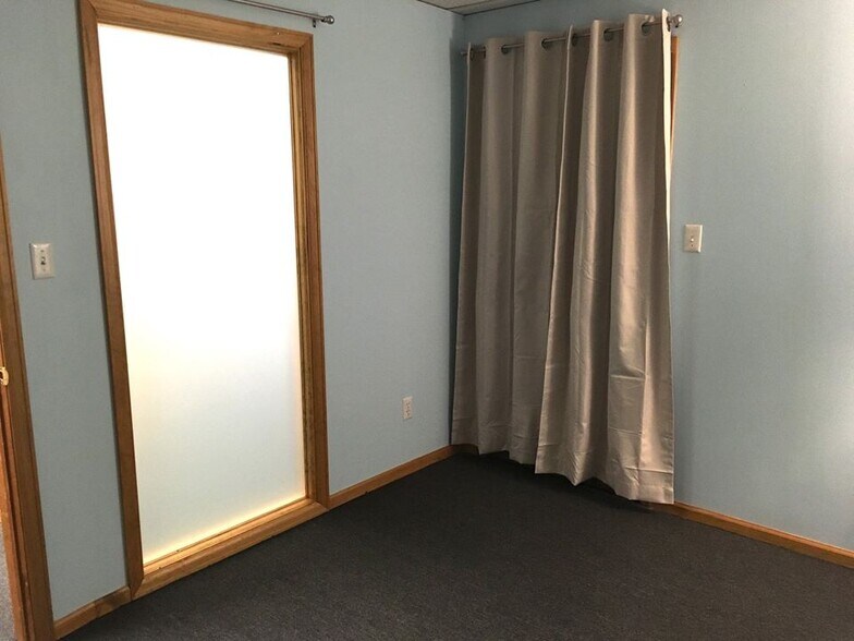 423 Main St, Windsor, CO à louer - Photo du bâtiment - Image 3 de 9