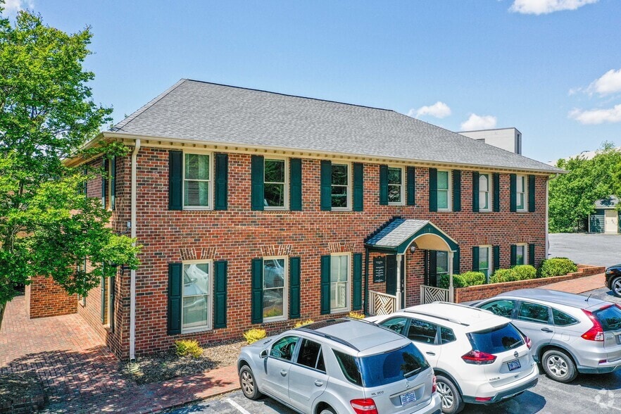 7810 Pineville-Matthews Rd, Charlotte, NC for lease - Primary Photo - Image 1 of 6