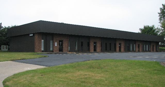 1717 W Candletree Dr, Peoria, IL for lease - Building Photo - Image 1 of 16