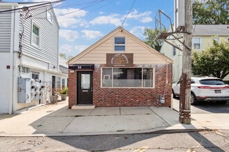 53 Spring St, Oyster Bay, NY à louer Photo intérieure- Image 1 de 7