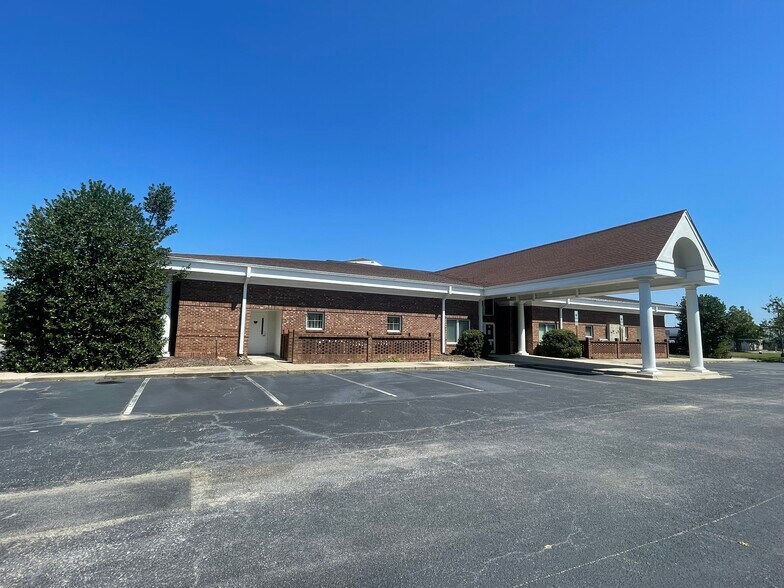 2402 Camden St SW, Wilson, NC à louer - Photo du bâtiment - Image 3 de 12