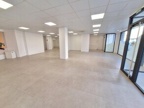 Retail in Igualada, Barcelona for lease Interior Photo- Image 2 of 21