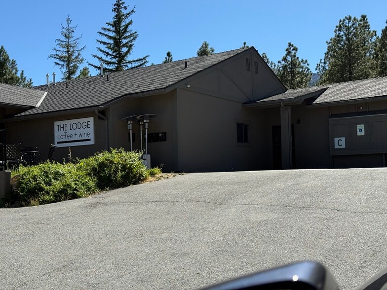 17025 Mount Rose Hwy, Reno, NV for lease - Building Photo - Image 2 of 6