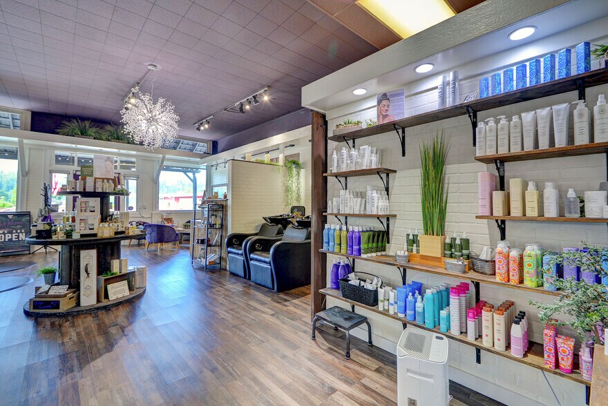 1415 Pioneer Hwy, Silvana, WA à vendre - Photo intérieure - Image 2 de 22