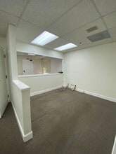 100 Professional Center Dr, Novato, CA for lease Interior Photo- Image 2 of 9