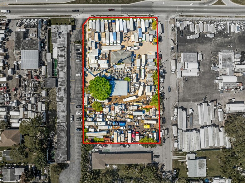 8975 NW 27th Ave, Miami, FL à vendre - Photo du bâtiment - Image 2 de 7