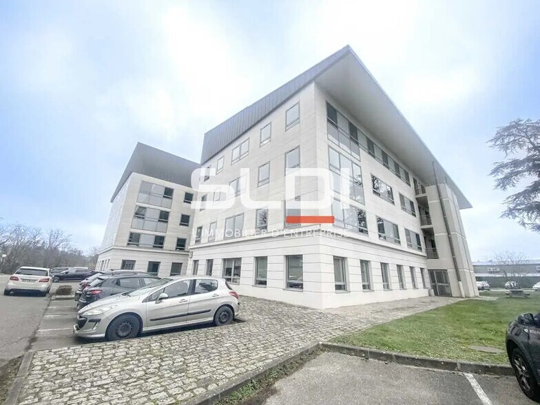 Office in Limonest for sale - Building Photo - Image 1 of 4