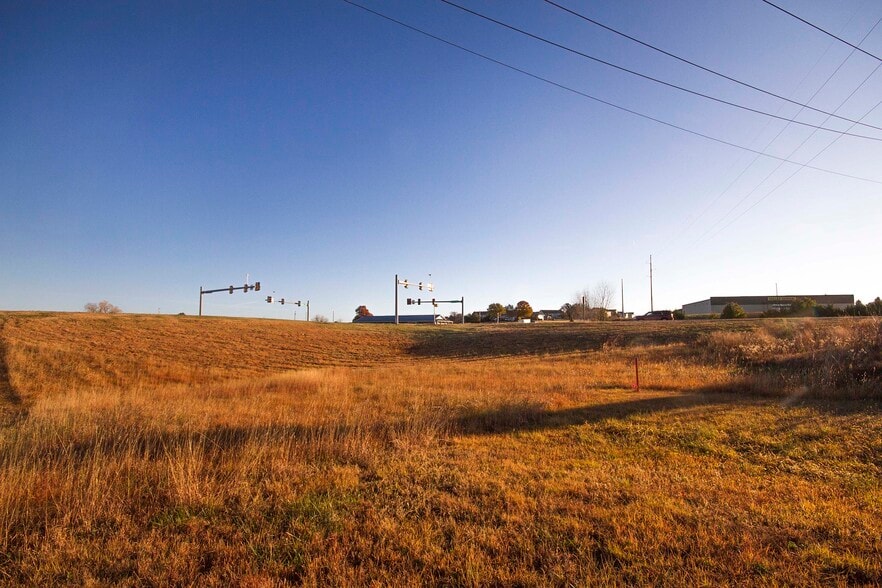 2001 Spring Valley Rd, Junction City, KS à vendre - Autre - Image 2 de 8