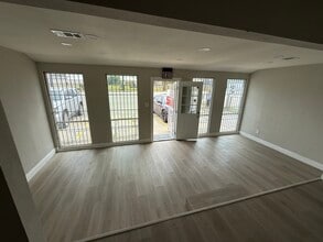 2809 Market St, Baytown, TX for lease Building Photo- Image 2 of 9