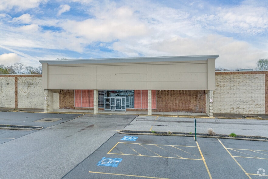 8535 Tanglewood Sq, Chagrin Falls, OH for lease - Building Photo - Image 3 of 5