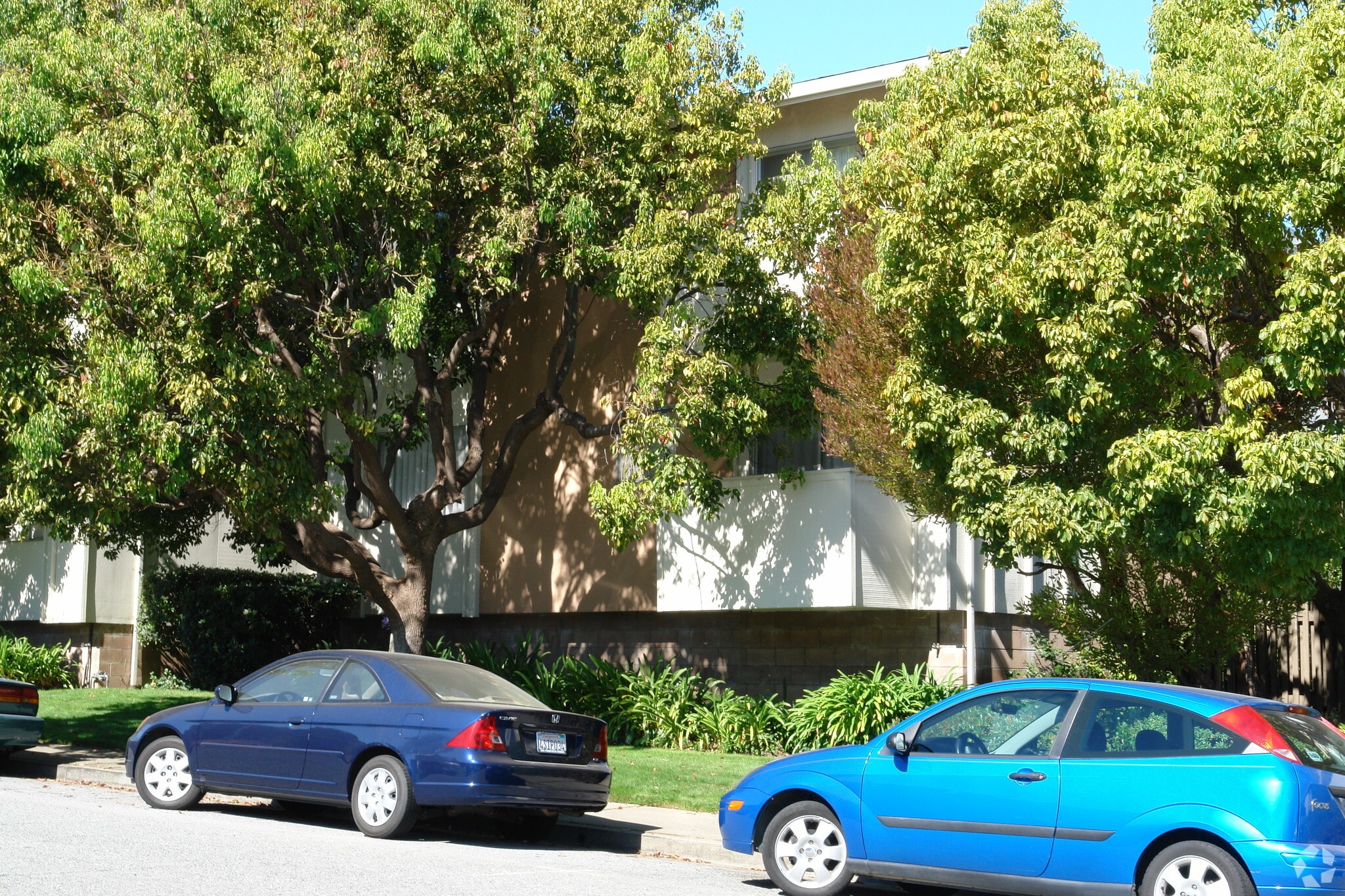 472-480 Lincoln Cir, Millbrae, CA for sale Primary Photo- Image 1 of 14