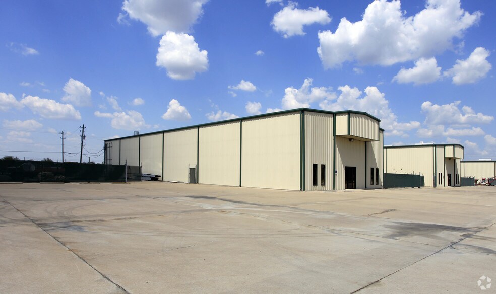 211 Randon Dyer Rd, Rosenberg, TX for lease - Primary Photo - Image 1 of 2