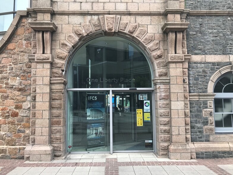 Esplanade, Jersey for lease - Building Photo - Image 3 of 3