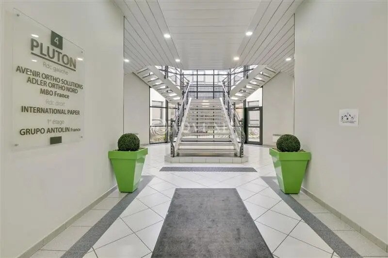 Bureau dans Guyancourt à louer - Photo du bâtiment - Image 3 de 6