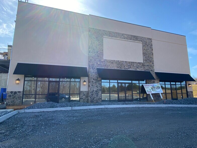 134 Wood Ridge Ter, Zion Crossroads, VA à louer - Photo du bâtiment - Image 2 de 6