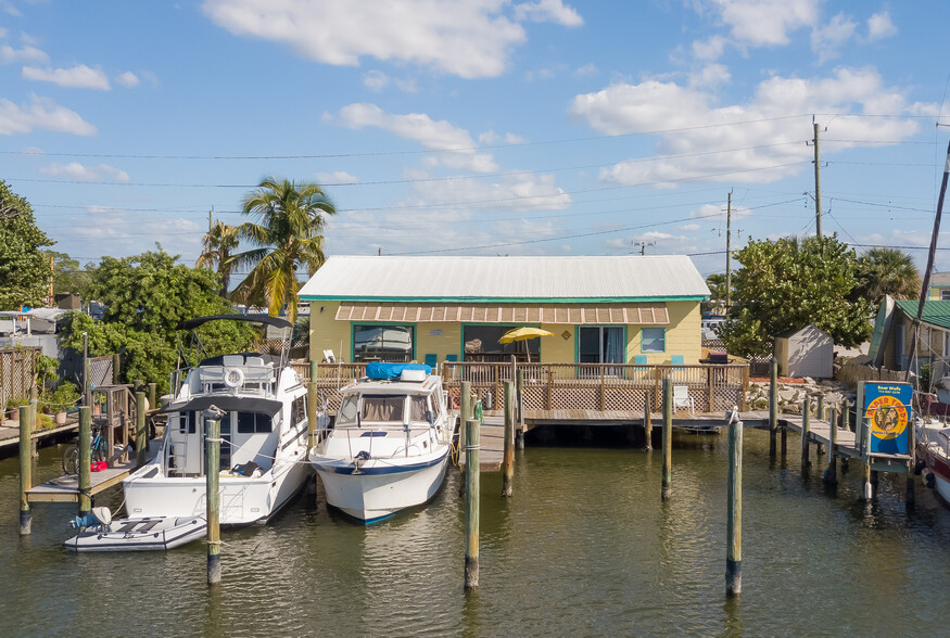 18600 San Carlos Blvd, Fort Myers, FL à vendre - Photo du bâtiment - Image 1 de 1