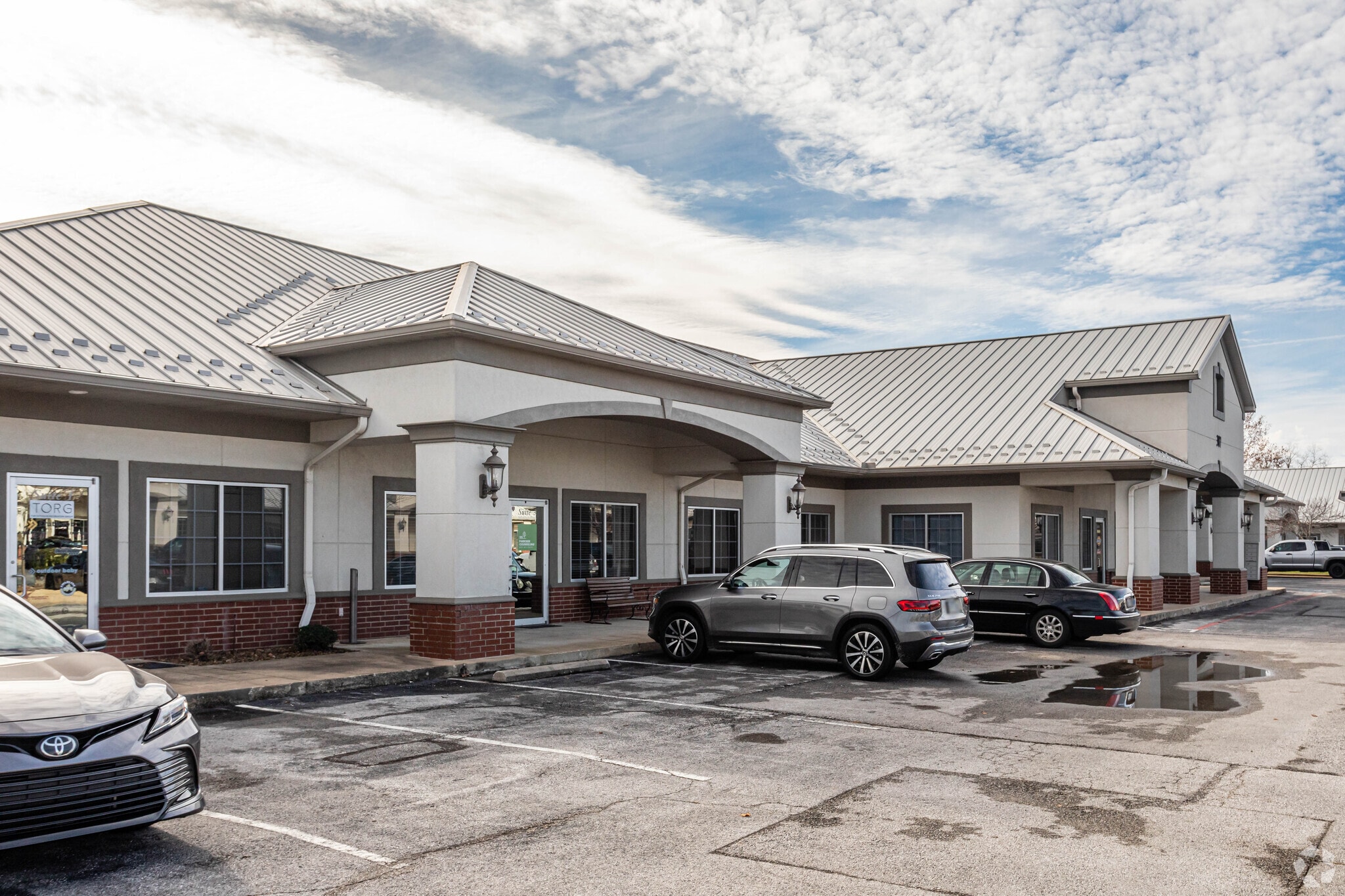 307 SW 18th St, Bentonville, AR for lease Primary Photo- Image 1 of 5