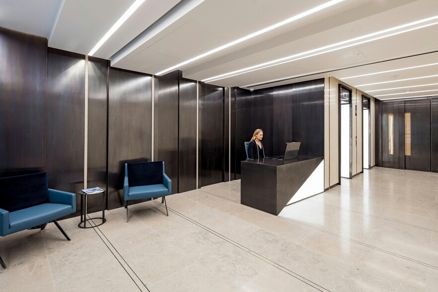 25-26 Bury St, London for lease - Building Photo - Image 3 of 3