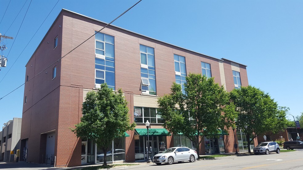 947 New Hampshire St, Lawrence, KS for lease - Primary Photo - Image 2 of 4