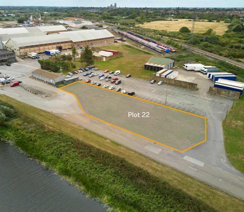 Road and Rail Distribution Centre, Queen Adelaide Way, Ely à louer Aérien- Image 1 de 10