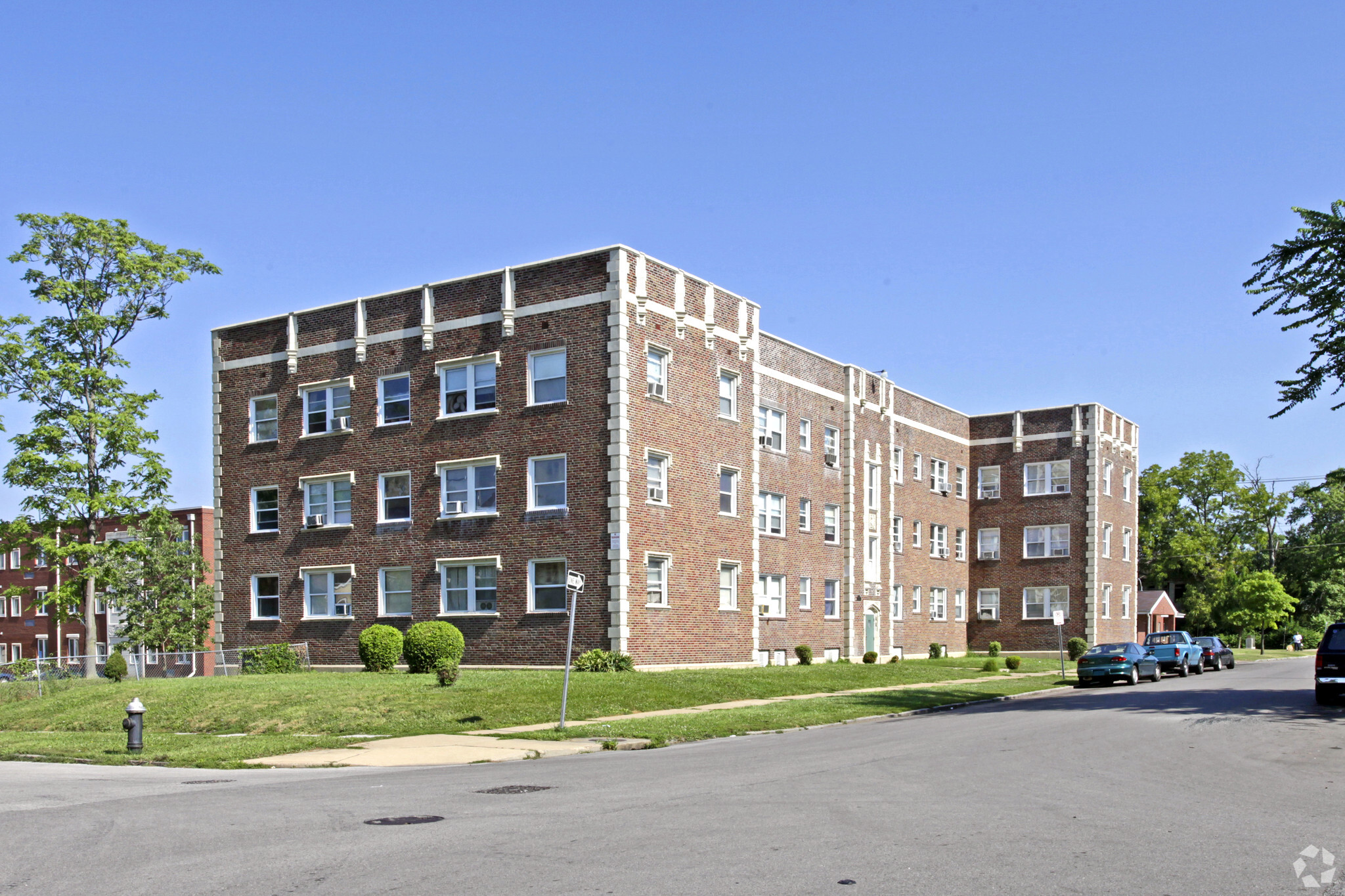 807 Clara Ave, Saint Louis, MO à louer Photo principale- Image 1 de 31