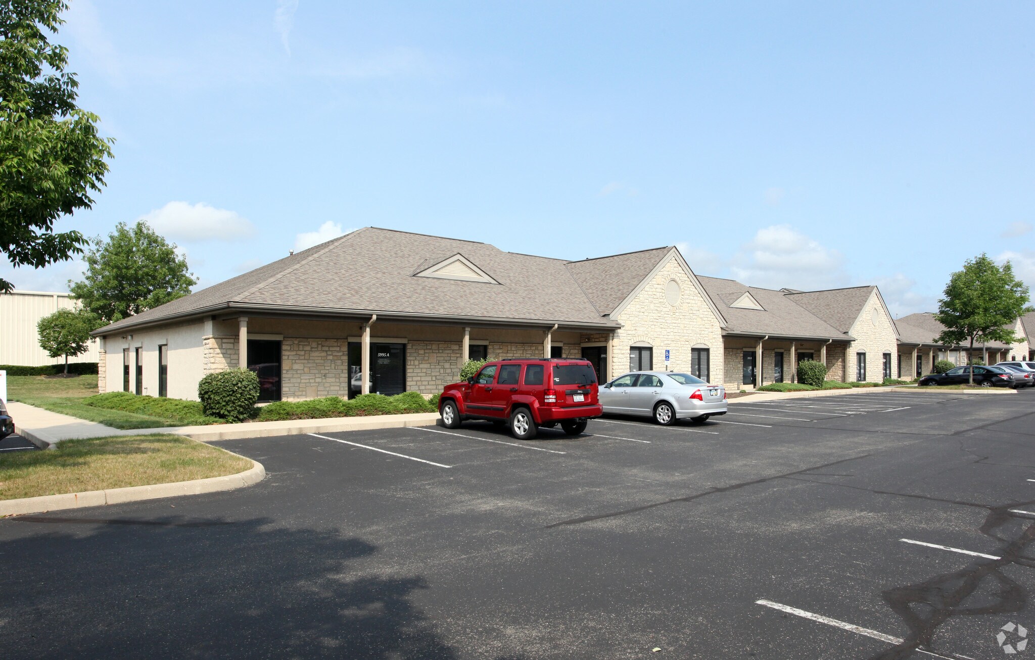 5995 Wilcox Pl, Dublin, OH à vendre Photo principale- Image 1 de 1