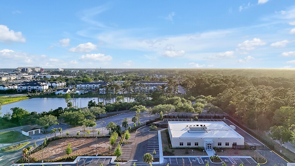 370 N Clyde Morris Blvd, Daytona Beach, FL for sale - Building Photo - Image 2 of 3