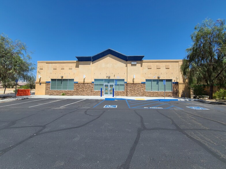 30900 Date Palm Dr, Cathedral City, CA for lease - Building Photo - Image 1 of 7