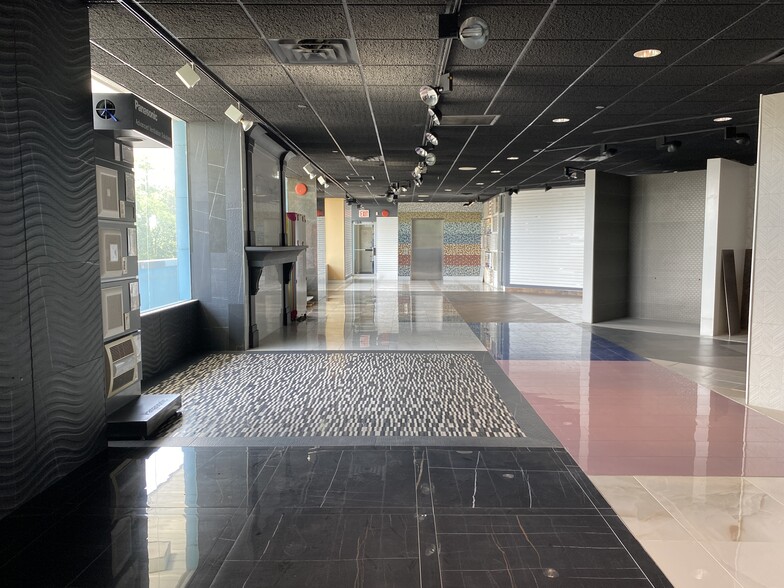 31 N Bridge St, Staten Island, NY for lease - Building Photo - Image 3 of 9