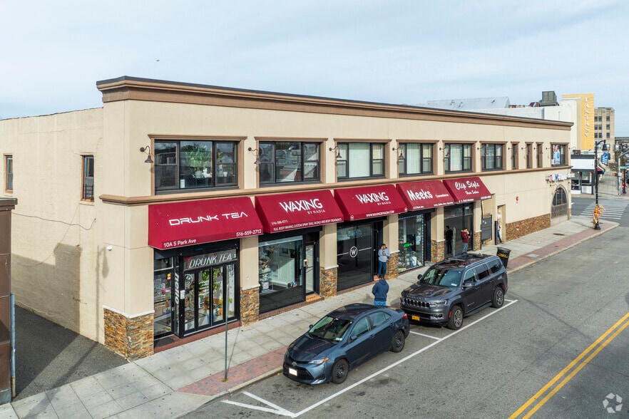 266-274 Merrick Rd, Rockville Centre, NY for lease - Building Photo - Image 2 of 4