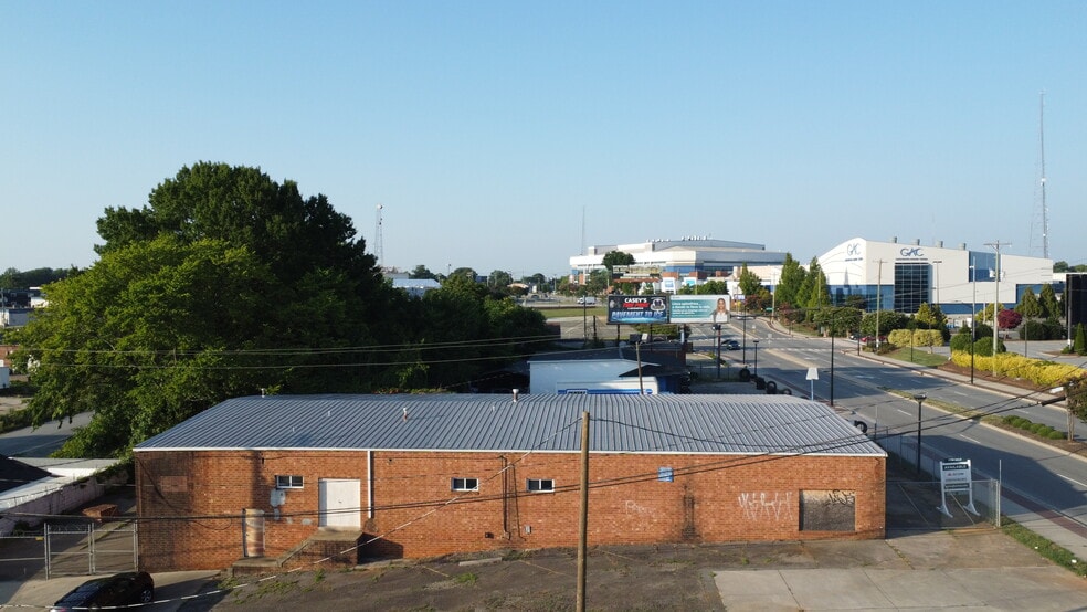 2310 W Gate City Blvd, Greensboro, NC for sale - Building Photo - Image 3 of 6