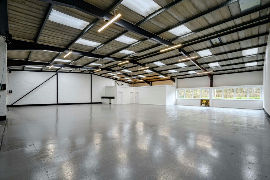 9 Tollpark Rd, Cumbernauld à louer - Photo du bâtiment - Image 3 de 18