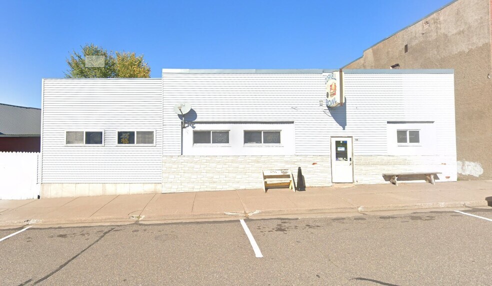 106 Main St, Cornell, WI à vendre - Photo du bâtiment - Image 2 de 13