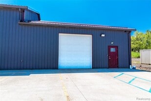 1697 N Saginaw St, Lapeer MI - Service immobilier commercial