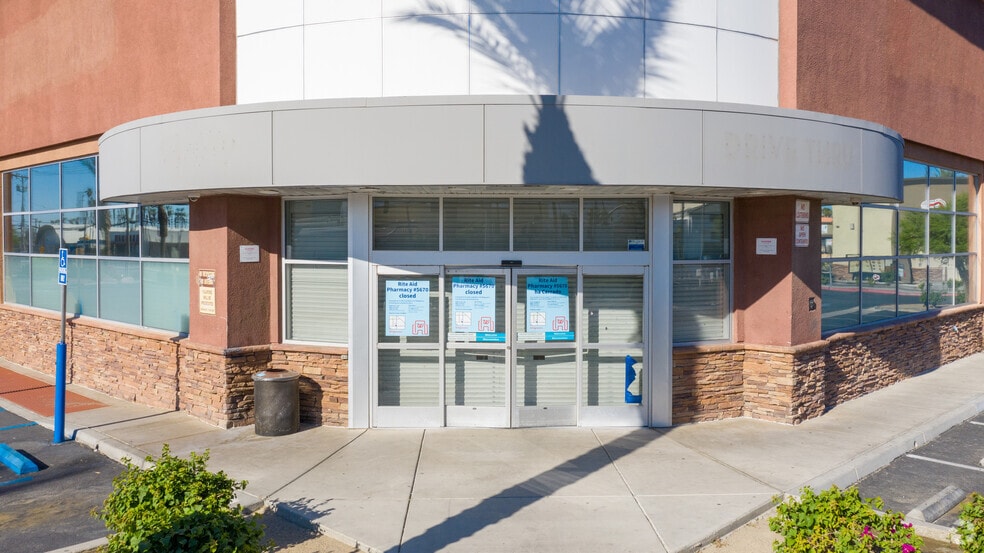 82451 Highway 111, Indio, CA à louer - Photo du bâtiment - Image 3 de 6