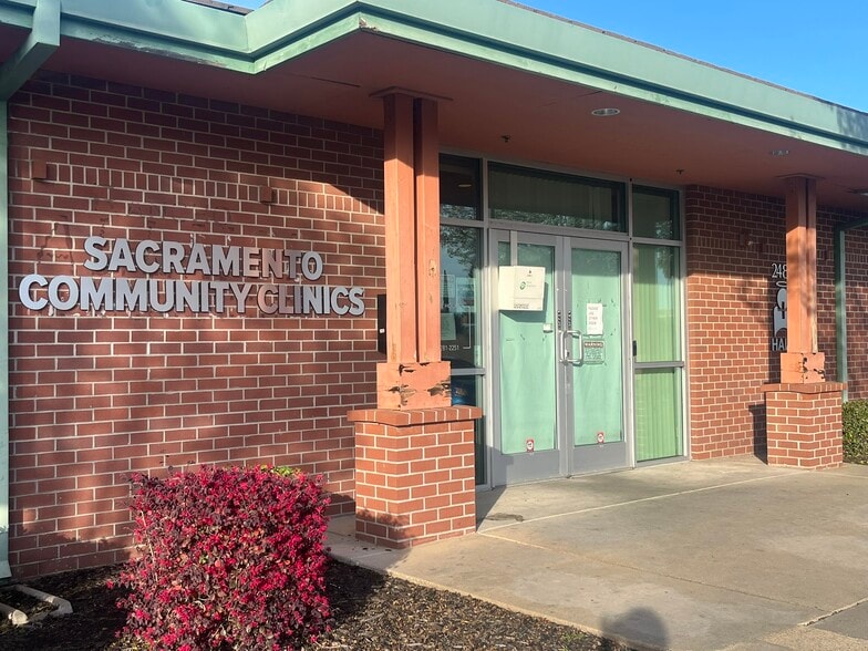 2485 Sunrise Blvd, Gold River, CA à vendre - Photo du bâtiment - Image 2 de 19