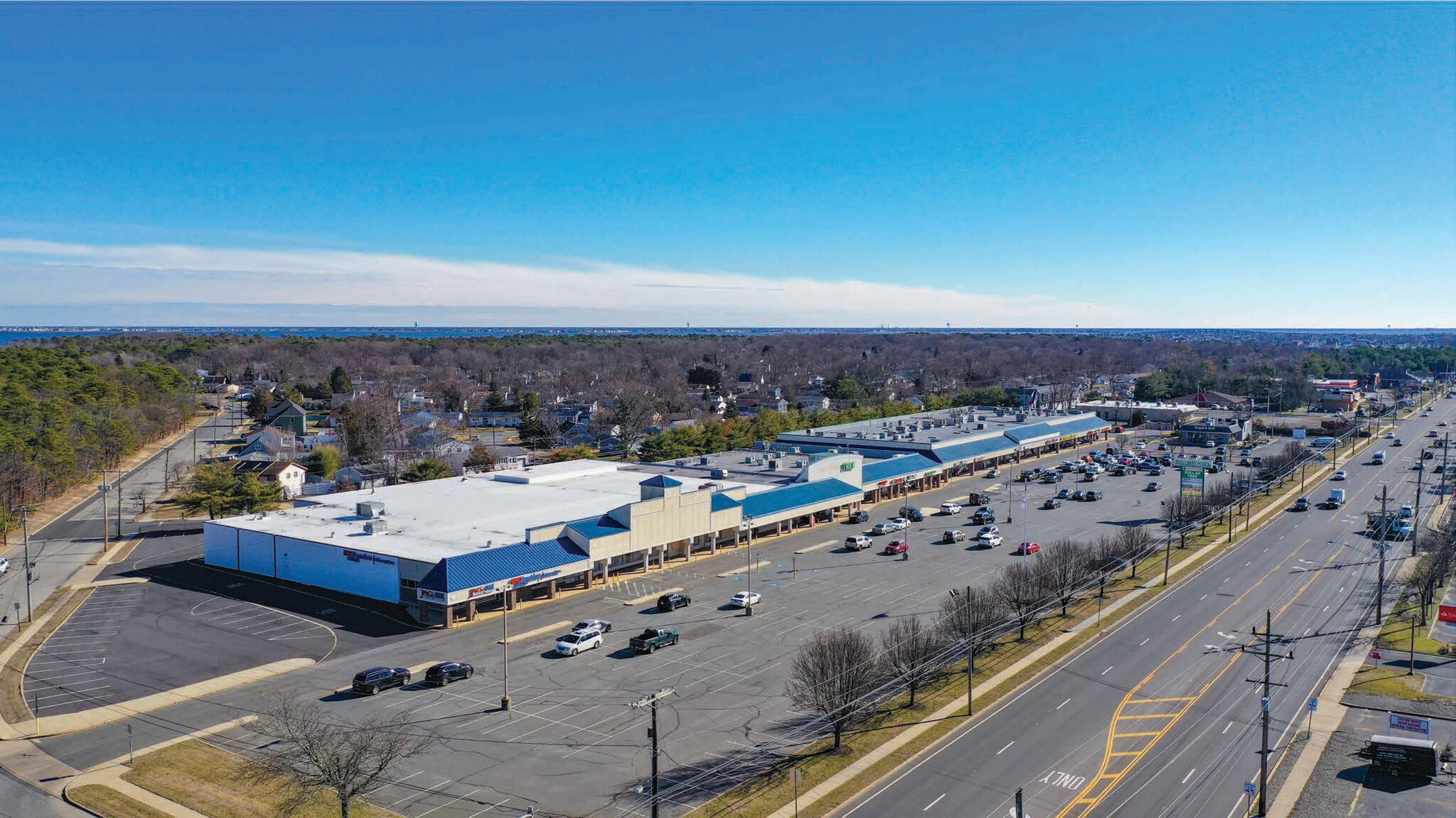 931-953 Fischer Blvd, Toms River, NJ à louer Photo du bâtiment- Image 1 de 5