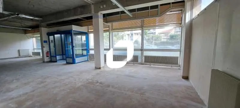 Multifamily in Les Lilas for sale Interior Photo- Image 1 of 10