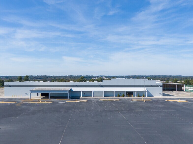 2525 Pio Nono Ave, Macon-Bibb, GA à louer - Photo du bâtiment - Image 3 de 7