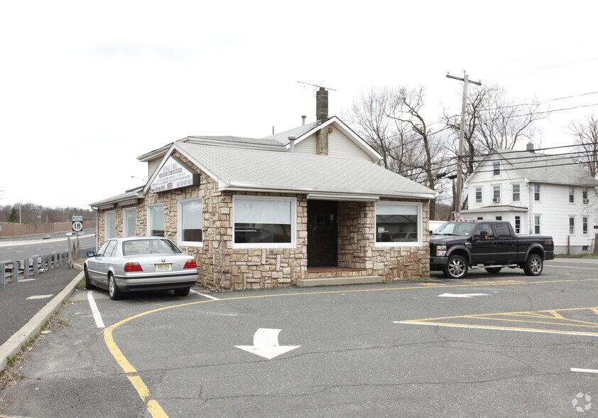 65 Old Matawan Rd, Old Bridge, NJ à vendre - Photo du bâtiment - Image 2 de 6