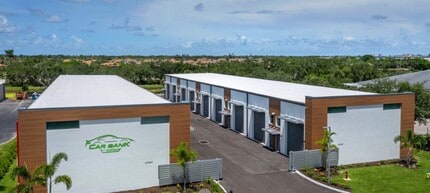 6562 Palmer Park Cir, Sarasota, FL for lease Building Photo- Image 1 of 2