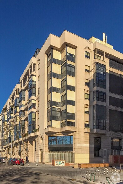 Calle de Téllez, 58, Madrid, Madrid à louer - Photo du bâtiment - Image 2 de 2