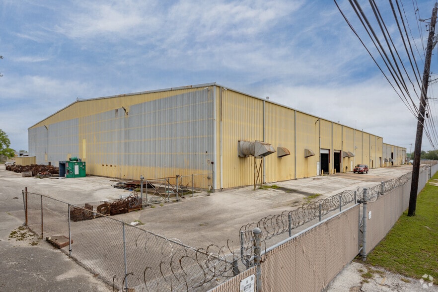 8550 Hansen Rd, Houston, TX for lease - Building Photo - Image 3 of 5
