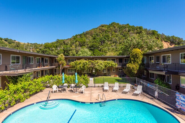More details for 2555 Sir Francis Drake Blvd, Fairfax, CA - Multifamily for Sale