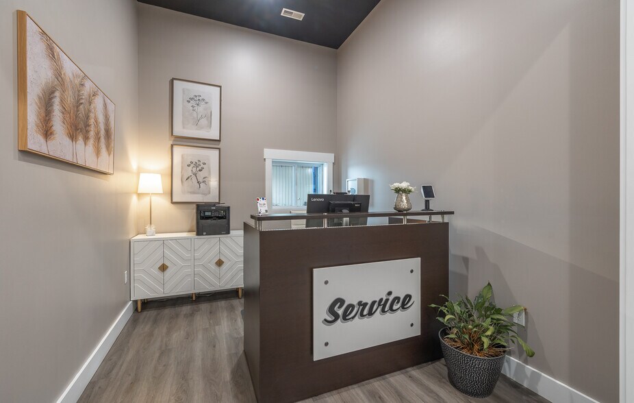 1008 E Main St, Linn, MO à vendre - Photo du bâtiment - Image 3 de 53